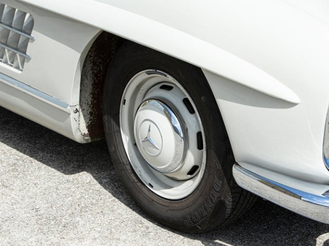 MERCEDES-BENZ 300