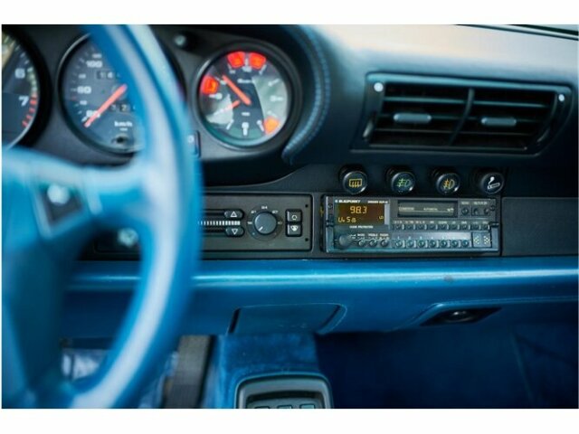 PORSCHE 964