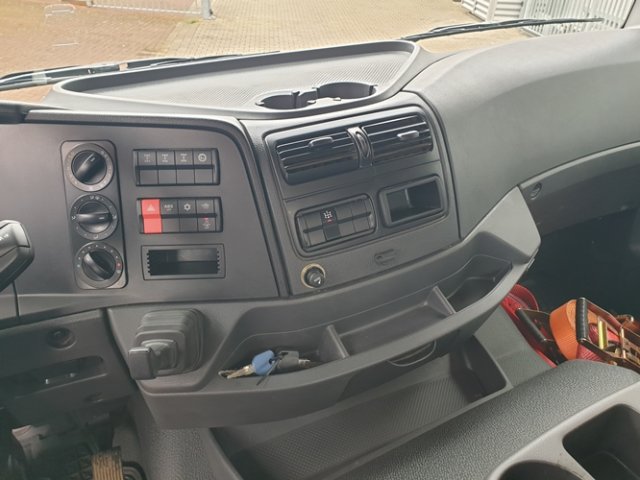 DAIMLER-BENZ Atego