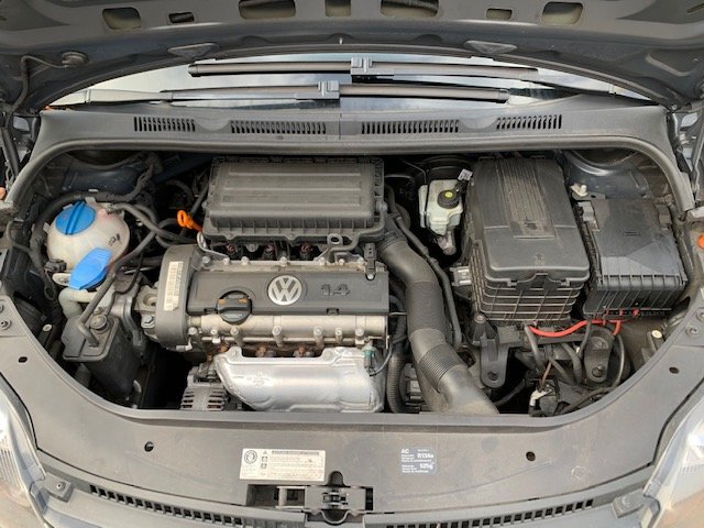 VOLKSWAGEN-VW Golf