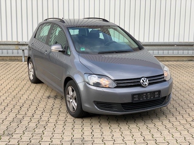 VOLKSWAGEN-VW Golf