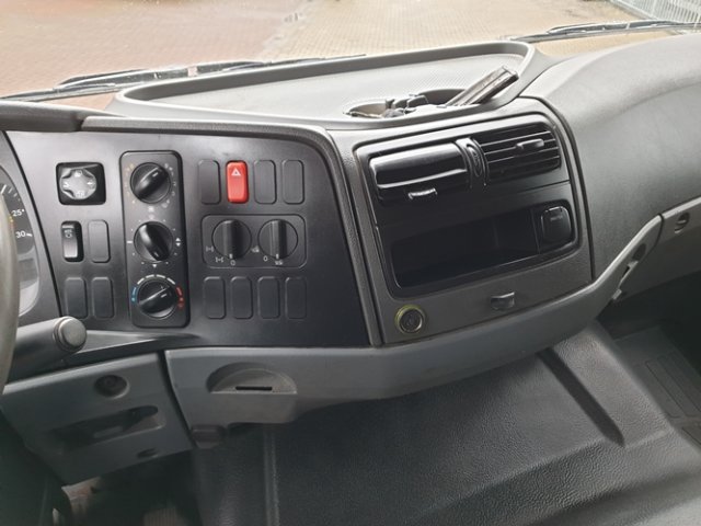 DAIMLER-BENZ Atego