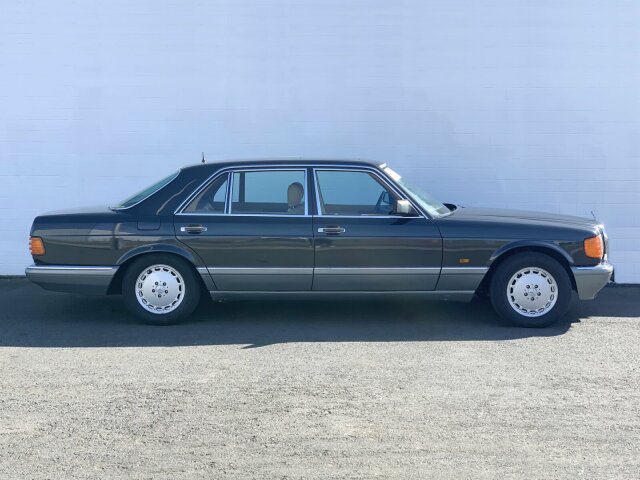 Mercedes-Benz560