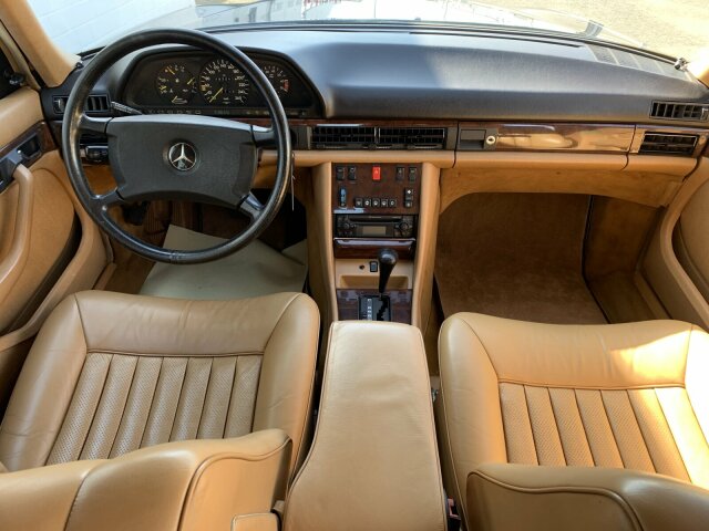 MERCEDES-BENZ 560