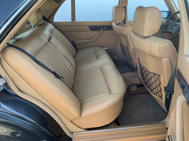 MERCEDES-BENZ 560
