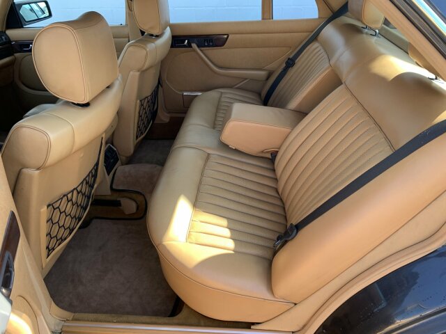 MERCEDES-BENZ 560