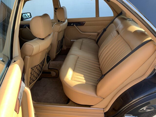 MERCEDES-BENZ 560