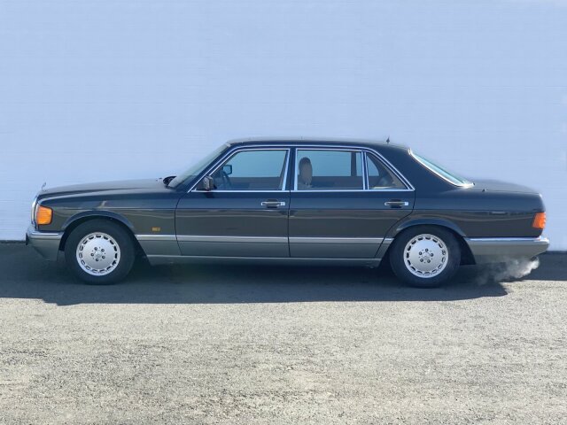 MERCEDES-BENZ 560