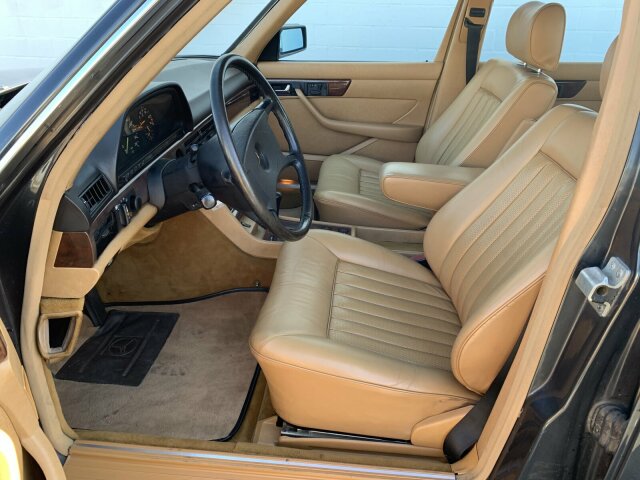 MERCEDES-BENZ 560