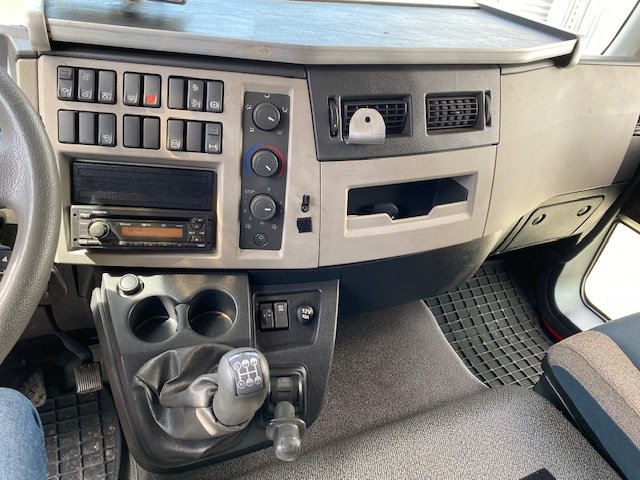 VOLVO (S) FL