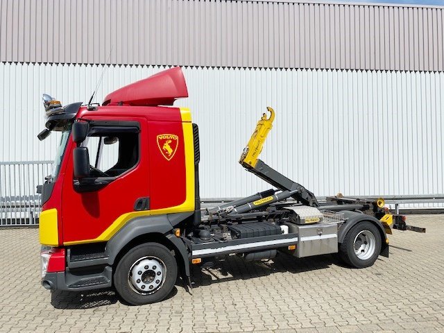 VOLVO (S) FL
