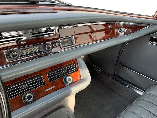 MERCEDES-BENZ 280