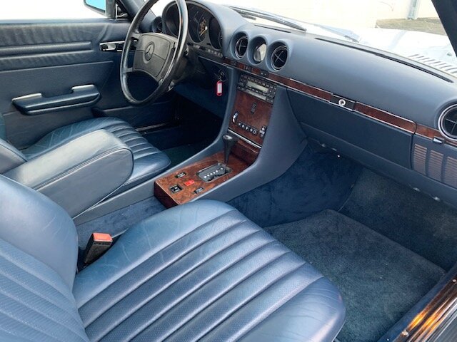 MERCEDES-BENZ 560