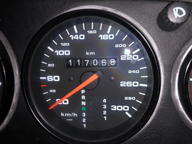 PORSCHE 964