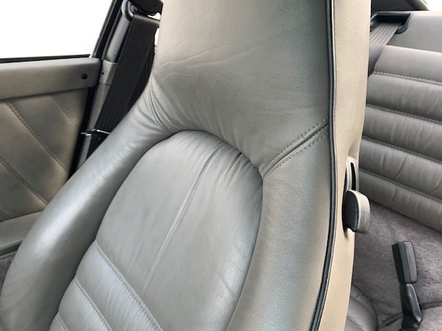 PORSCHE 964