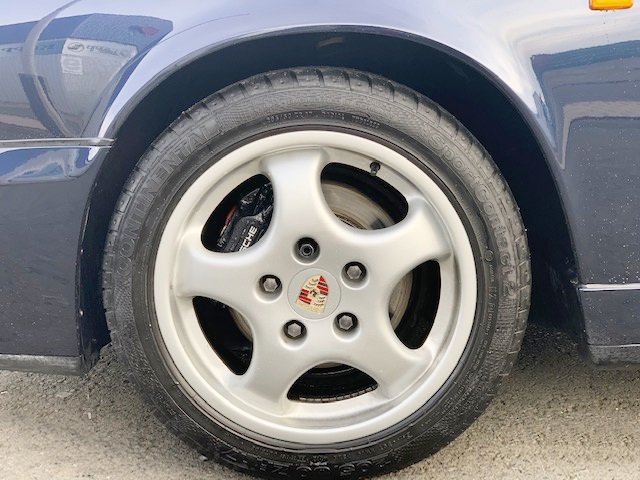 PORSCHE 964