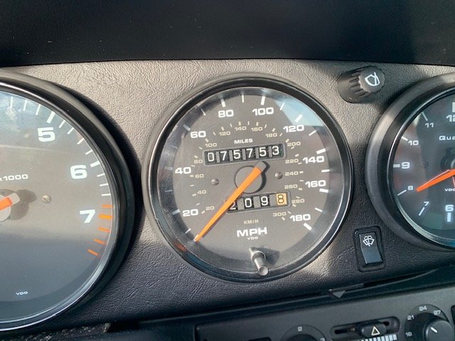 PORSCHE 964