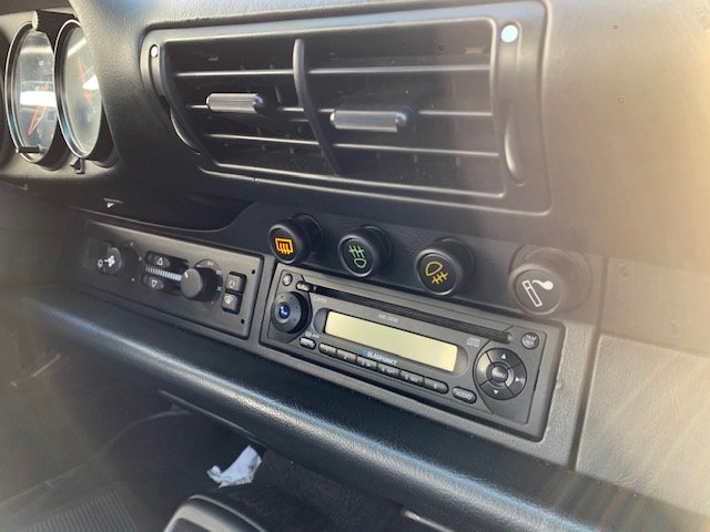 PORSCHE 964