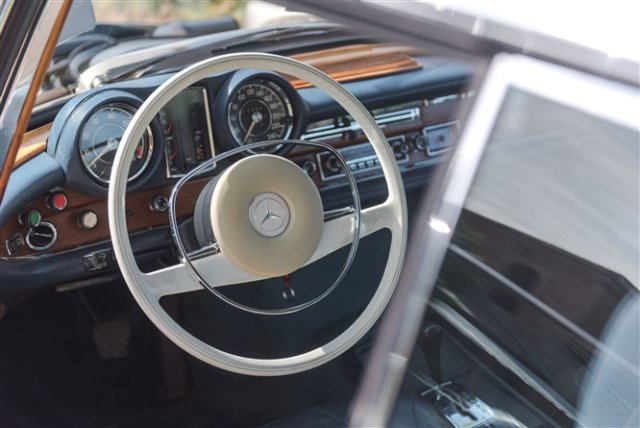 MERCEDES-BENZ 280 SE