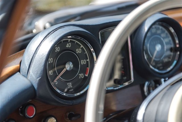 MERCEDES-BENZ 280 SE