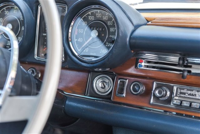 MERCEDES-BENZ 280 SE