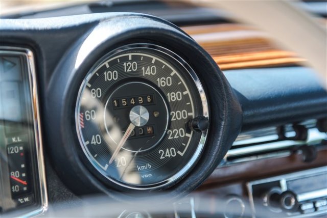 MERCEDES-BENZ 280 SE