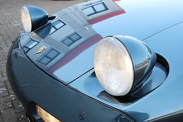 PORSCHE 928
