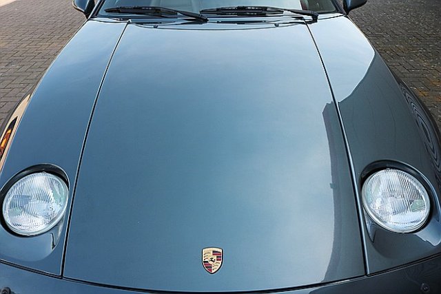 PORSCHE 928