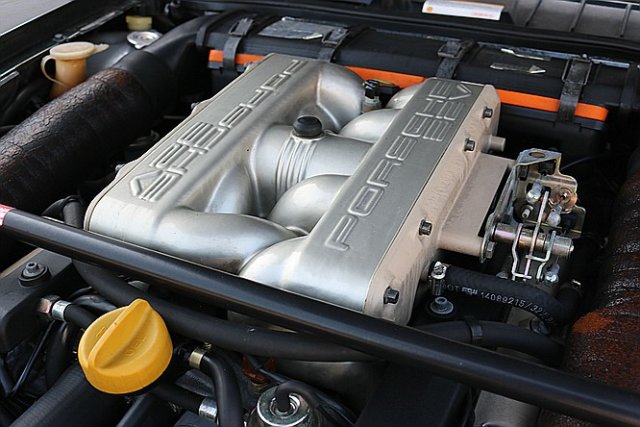PORSCHE 928