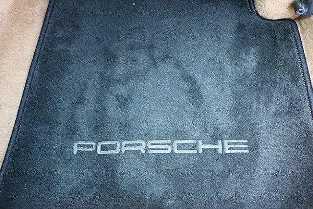 PORSCHE 928