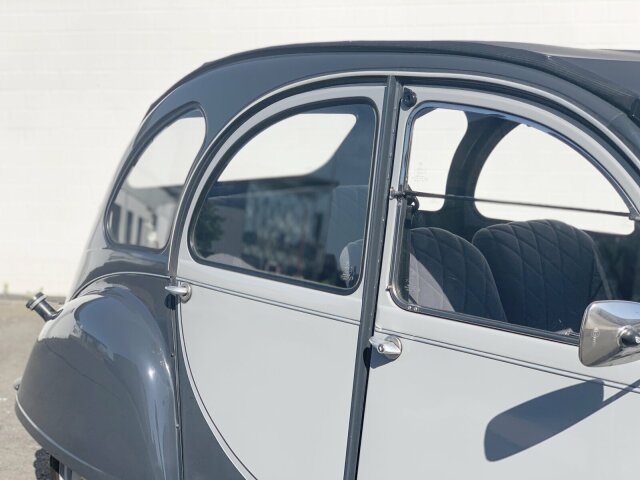 CITROEN (F) 2 CV
