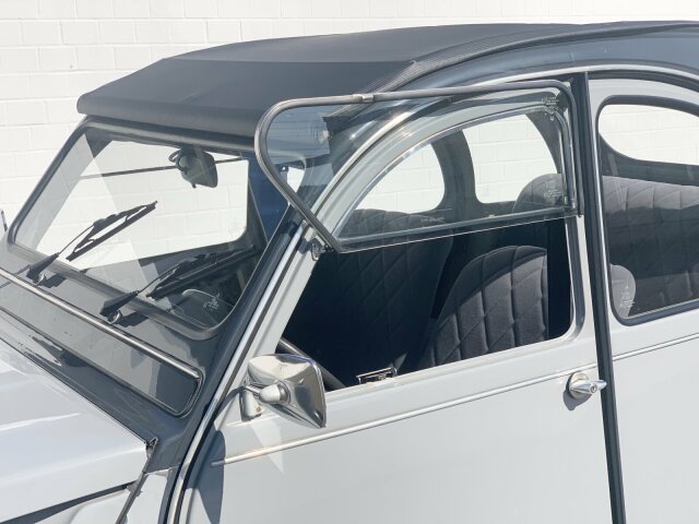 CITROEN (F) 2 CV
