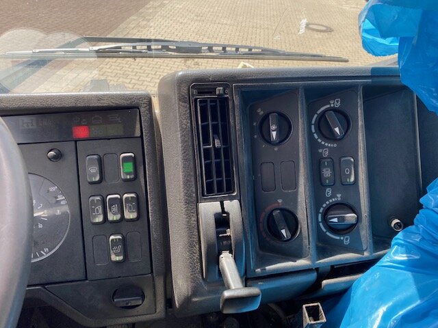 DAIMLER-BENZ -