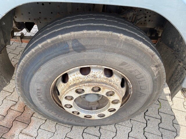 DAIMLER-BENZ -