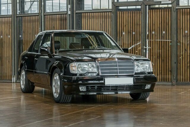 MERCEDES-BENZ E 500