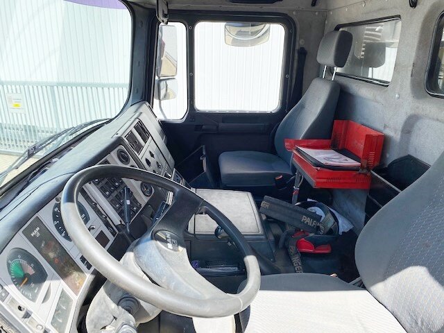 MAN F2000