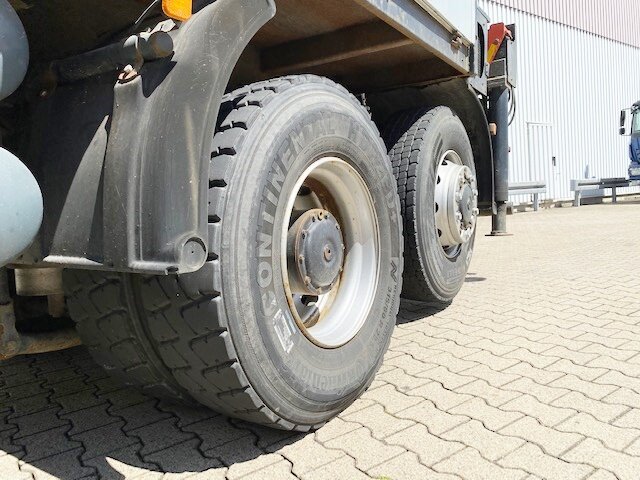 MAN F2000