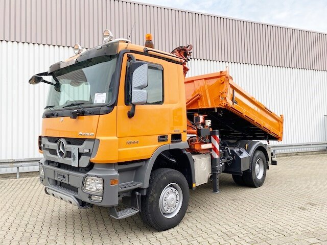 DAIMLER-BENZ -