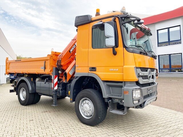 DAIMLER-BENZ -