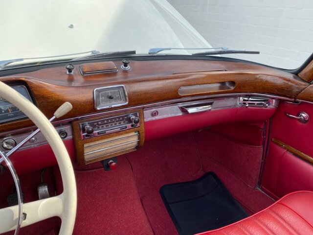 MERCEDES-BENZ 220
