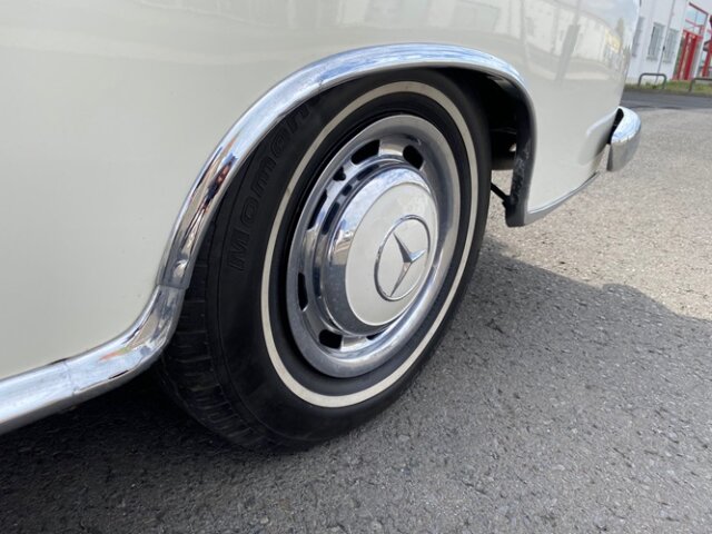 MERCEDES-BENZ 220