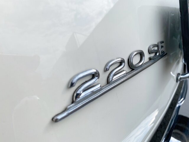 MERCEDES-BENZ 220