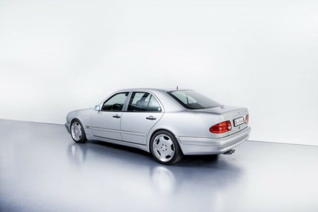 MERCEDES-BENZ E 50