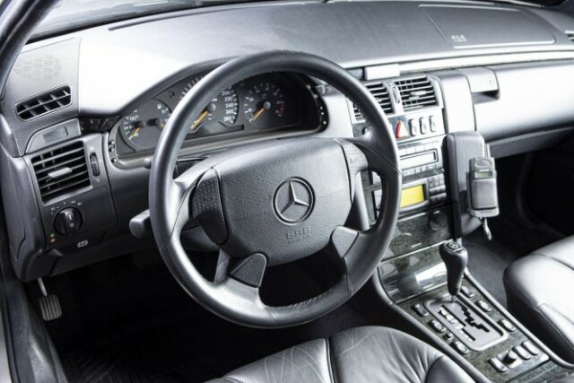 MERCEDES-BENZ E 50
