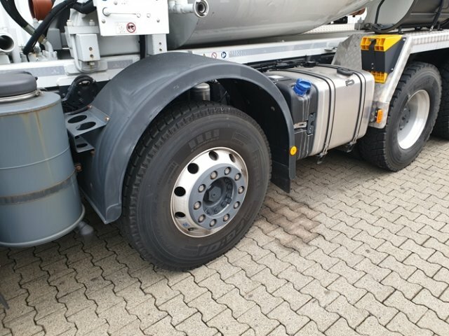 IVECO-MAGIRUS Trakker