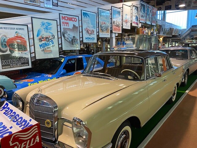 Mercedes-Benz220