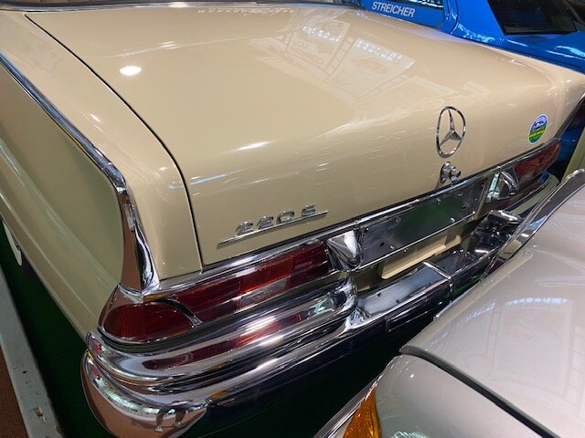 MERCEDES-BENZ 220