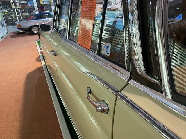 MERCEDES-BENZ 220
