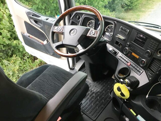 DAIMLER-BENZ -
