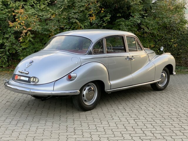 BMW 502